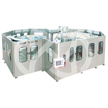 Filling equipment for carbonated beverages